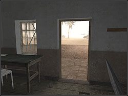 Najgorzej będzie pokonać jednego strażnika patrolującego skrawek bazy, za budynkami i ostatnią partią zbiorników - Whisky Bar | Operation Nomad | Hidden and Dangerous 2 - Hidden and Dangerous 2 - poradnik do gry