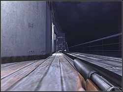 Powinieneś wyjść na górę daleko od miejsca z oficerem palącym papierosa z lewej - Steam Piping cd. | Operation Seawolf | Hidden and Dangerous 2 - Hidden and Dangerous 2 - poradnik do gry