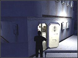 Zdejmij człowieka patrolującego tą cześć statku oraz tych widocznych na schodach, powyżej - Steam Piping cd. | Operation Seawolf | Hidden and Dangerous 2 - Hidden and Dangerous 2 - poradnik do gry