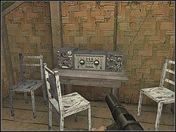 W kolejnej budce znajdziesz radio na stoliku - Anthill cd. | Operation Stranger | Hidden and Dangerous 2 - Hidden and Dangerous 2 - poradnik do gry
