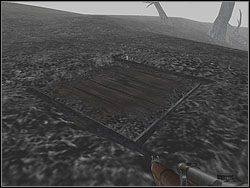 Skorzystaj z najbliższego włazu (patrząc od strony podejścia): otwórz go, zdejmij żołnierza w dole i zejdź po drabinie do tuneli - Mountain King cd. | Operation Stranger | Hidden and Dangerous 2 - Hidden and Dangerous 2 - poradnik do gry