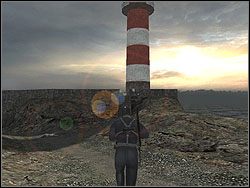 Uważaj - na latarni znajduje się dwójka strzelców oraz jeden człowiek, który będzie zrzucał granaty podczas Twojej wspinaczki w górę - Lighthouse cd. | Operation Overlord | Hidden and Dangerous 2 - Hidden and Dangerous 2 - poradnik do gry