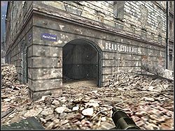 Przejdź do budynku z lewej, tego z napisem Beausejour Hotel (tam gdzie stał drugi i trzeci snajper) - Blade Dancer cd. | Operation Overlord | Hidden and Dangerous 2 - Hidden and Dangerous 2 - poradnik do gry
