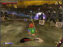 Nie zwracaj uwagi na znajdującego się tam goblina, omiń go i zrzuć beczkę - 11 - The Clouds Burst cz.2 | The Hobbit - The Hobbit - poradnik do gry