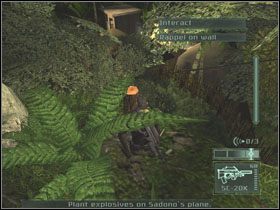 Chowając się w zaroślach (oczywiście na kuckach) przejdź czym prędzej w stronę namiotów - Kundang - część 1 | Indonesia | Tom Clancys Splinter Cell Pandora Tomorrow - Tom Clancys Splinter Cell: Pandora Tomorrow - poradniki