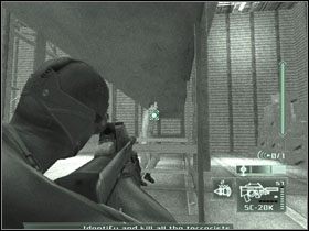 Teraz wróć do okolicy z krzesłem i strzel z pistoletu w lampę oświetlającą schody - Los Angeles - część 2 | USA | Tom Clancys Splinter Cell Pandora Tomorrow - Tom Clancys Splinter Cell: Pandora Tomorrow - poradniki