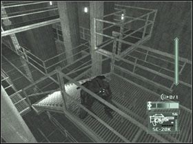 Potem po schodach udaj się na kładkę na wprost - to najtrudniejszy moment - Los Angeles - część 4 | USA | Tom Clancys Splinter Cell Pandora Tomorrow - Tom Clancys Splinter Cell: Pandora Tomorrow - poradniki