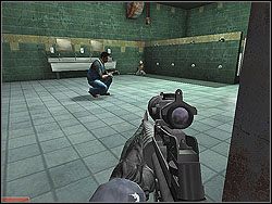 Teraz podejdź do pierwszych drzwi z lewej i wrzuć do środka granat - Jasper Heart - Opis (2) - Misja 3 - Tom Clancys Rainbow Six 3: Athena Sword - poradnik do gry