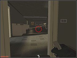 Wróć na dół i ruszaj korytarzem do zaciemnionego przejścia - Omega Shadow - Opis (1) - Misja 4 - Tom Clancys Rainbow Six 3: Athena Sword - poradnik do gry