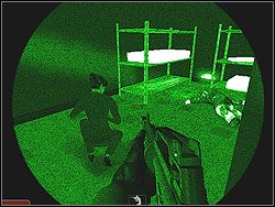 Zostaw drużynę z tyłu i przejdź w prawo, w miejsca na mapie oznaczone jako oddzielne pomieszczenie - Omega Shadow - Opis (1) - Misja 4 - Tom Clancys Rainbow Six 3: Athena Sword - poradnik do gry