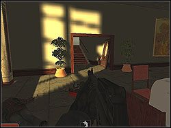 Gdy stołówka będzie czysta, przejdź trasą pod oknami do małej klatki schodowej - Omega Shadow - Opis (2) - Misja 4 - Tom Clancys Rainbow Six 3: Athena Sword - poradnik do gry