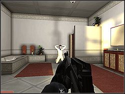 Potem otwórz drugie drzwi i powoli wychyl się do lewego pomieszczenie, również pilnowanego - Omega Shadow - Opis (2) - Misja 4 - Tom Clancys Rainbow Six 3: Athena Sword - poradnik do gry