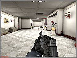 Przejdź w lewo holem - Granite Cage - Opis - Misja 6 - Tom Clancys Rainbow Six 3: Athena Sword - poradnik do gry