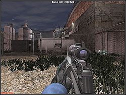 Ruszaj dalej aż do miejsca ze zbiornikami - Jagged Silver - Opis (1) - Misja 7 - Tom Clancys Rainbow Six 3: Athena Sword - poradnik do gry