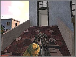 Będąc na dachu uważaj na okno z prawej - Atena Sword - Opis (1) - Misja 8 - Tom Clancys Rainbow Six 3: Athena Sword - poradnik do gry