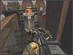 Nie możesz pozwolić, by ktokolwiek podbiegł do kanistra z gazem - Atena Sword - Opis (2) - Misja 8 - Tom Clancys Rainbow Six 3: Athena Sword - poradnik do gry