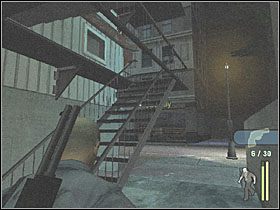 Następnie skieruj się w prawo, obok dwóch radiowozów (obok nich znajdziesz Painkillers) - Press Coverage (2) | Scena 15 | Manhunt - Manhunt - poradnik do gry