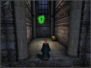 Znajdziesz się w komnacie z dwoma skrzyniami (fasolki i dynie) oraz szkielety i kolejna tarcza - Egzamin końcowy Carpe Retractum (1) | Solucja Harry Potter i Więzień Azkabanu - Harry Potter i Więzień Azkabanu - poradnik do gry