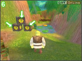 Gdy zeskoczysz na niższą półkę, przerywnik pokaże ci rozerwany most, przez który trzeba przeskoczyć (jego kawałki pokazują też strzałki na obrazku [5] ) - [POZIOM 01] Shreks Swamp cz.1 | Shrek 2 The Game - Shrek 2: The Game - poradnik do gry