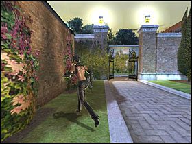 Otworzy się zarówno brama wyjściowa, jak i ta, która prowadzi do dalszego etapu - Mansion Grounds (4) | Scena 7 | Catwoman - Catwoman - poradnik do gry