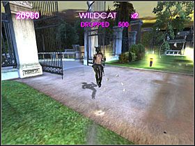 Rozpraw się z tutejszymi przeciwnikami, po czym przejdź przez kolejną bramę, prowadzącą do samej willi Hedarea - Mansion Grounds (4) | Scena 7 | Catwoman - Catwoman - poradnik do gry