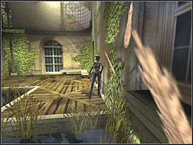 Przeskocz - unikając spotkania z naelektryzowaną wodą - na drugą stronę - Mansion Interior (3) | Scena 8 | Catwoman - Catwoman - poradnik do gry