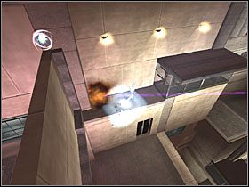 Idź cały czas przed siebie, aż wyjdziesz ponownie pod gołe niebo - Derelict Building (4) | Scena 9 | Catwoman - Catwoman - poradnik do gry