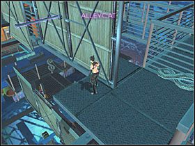 Wskocz na pobliską siatkę i przeskakując na kolejne takowe, dostań się na drugą stronę - Performance Center (3) | Scena 10 | Catwoman - Catwoman - poradnik do gry