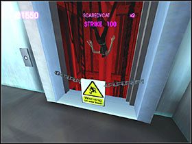 Od razu skieruj swe kroki przed siebie i zacznij walkę z pierwszą grupką wrogów - Hedare HQ (1) | Scena 11 | Catwoman - Catwoman - poradnik do gry