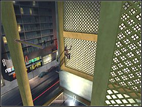 Wskocz na pobliski drąg i odbij się w stronę siatki - Hedare HQ (2) | Scena 11 | Catwoman - Catwoman - poradnik do gry