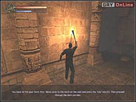 Podnieś widoczną na lewym obrazku pochodnię i zapal ją (prawy obrazek) - Tutorial A - Shade: Gniew Aniołów - poradnik do gry