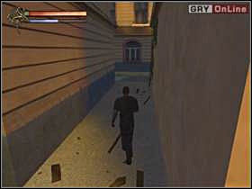 Gdy dobiegniesz do barierki, zauważysz budynki widoczne na lewym obrazku - 01 - Stacja kolejowa - Shade: Gniew Aniołów - poradnik do gry