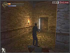 Pod kratą podnieś klucz, widoczny na lewym obrazku powyżej - 06 - Opuszczone Miasto II cz.2 - Shade: Gniew Aniołów - poradnik do gry