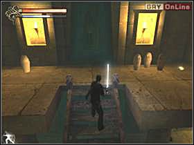 Po takim wysiłku głupio by było teraz zginąć, więc najlepiej zaraz po wejściu do sali biegnij w prawo - dotrzesz do zapisu gry - 17 - Żywiciel Serket cz.2 - Shade: Gniew Aniołów - poradnik do gry