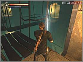 Dotrzesz do sali, gdzie znajdziesz magiczną łzę w wazie oraz przesuniesz widoczną na lewym obrazku dźwignię - 17 - Żywiciel Serket cz.3 - Shade: Gniew Aniołów - poradnik do gry