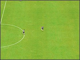 3 - Przejęcie kontroli nad piłkarzem | Klawiszologia | FIFA Football 2005 - FIFA Football 2005 - poradnik do gry