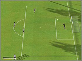 4 - Strzał po lobem | Klawiszologia | FIFA Football 2005 - FIFA Football 2005 - poradnik do gry