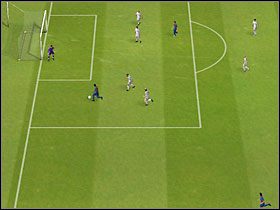 3 - Gra w obronie | Stałe fragmenty gry | FIFA Football 2005 - FIFA Football 2005 - poradnik do gry