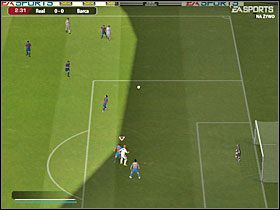 4 - Dośrodkowania po wyrzucie z autu | Stałe fragmenty gry | FIFA Football 2005 - FIFA Football 2005 - poradnik do gry