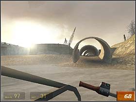 Po krótkiej podróży pojawi się kolejny śmigłowiec, tym razem zrzucający miny - Water Hazard (2) | Solucja Half-Life 2 - Half-Life 2 - poradnik do gry