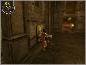 przedostajemy się na drugą stronę korytarza [82], gdzie możemy uzupełnić zdrowie i zapisać grę [83] - Dama w niebezpieczeństwie - Ołtarz ofiarny - przeszłość | Dama w niebezpieczeństwie, Mroczna dłoń losu - Prince of Persia: Dusza Wojownika - poradnik do gry