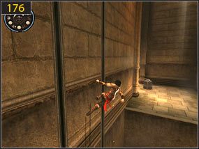 Korzystając z wyrw w ścianie [175] dostajemy się na drugą stronę, a stamtąd biegnąc po ścianie [176] jeszcze dalej - Klucz i zamek - Komnata klepsydry - przeszłość | Pomocna dłoń, Klucz i zamek - Prince of Persia: Dusza Wojownika - poradnik do gry
