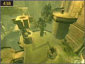 Stamtąd biegnąc po ścianie łapiemy się liny [437], a z niej skaczemy na balkon z kolejną dźwignią [438] - Wodospady w ogrodzie - przeszłość (1) | Woda i ogrody | PoP Dusza Wojownika - Prince of Persia: Dusza Wojownika - poradnik do gry