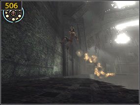 Przeskakujemy na drugą stronę pomieszczenia [505] i przebiegając po ścianie likwidujemy jeszcze jedną przeciwniczkę [506] - Więzienie - teraźniejszość | Tron i maska | Prince of Persia Dusza Wojownika - Prince of Persia: Dusza Wojownika - poradnik do gry