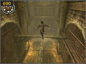 Przebiegamy korytarzem na drugą stronę [689], a następnie wchodzimy na górę i poruszamy się p drewnianej konstrukcji [690] - Kuźnia - przeszłość | Lustrzane przeznaczenie | Prince of Persia Dusza Wojownika - Prince of Persia: Dusza Wojownika - poradnik do gry