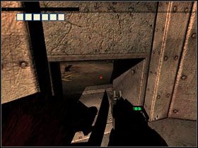 Przejdź nim do sporego pomieszczenia z panelem i skrzyniami - 29 - Abandoned Equipment Center (1) | Solucja - Kroniki Riddicka: Ucieczka z Butcher Bay - poradnik do gry