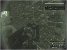 Docelowo musisz dotrzeć do wejścia do kanałów, z którego oczywiście skorzystaj (zejdź po drabinie na dół) - Shinjuku District Bath House (1) | Japan | Splinter Cell Chaos Theory - Tom Clancys Splinter Cell: Chaos Theory - poradnik do gry