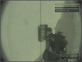 Po chwili powinien zjawić się tu wartownik (pierwszy screen), którego zainteresuje zgaszona świeczka - Shinjuku District Bath House (5) | Japan | Splinter Cell Chaos Theory - Tom Clancys Splinter Cell: Chaos Theory - poradnik do gry