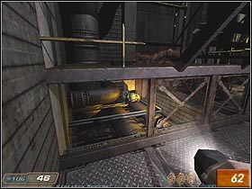 Naukowiec wręczy Ci klucz do zbrojowni i wpuści do kolejnej sekcji bazy - Erebus - Level 5 cz.1 | Doom 3 Resurrection of Evil - Doom 3: Resurrection of Evil - poradnik do gry