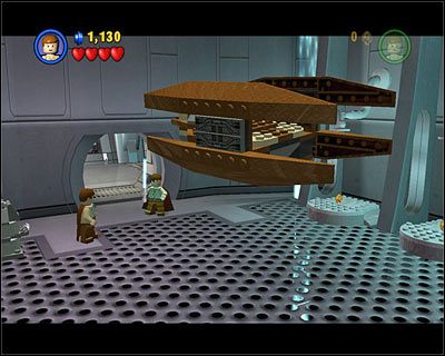 Za pomocą R2 otwórz drzwi w drugim korytarzu (tym z fioletowymi dźwigniami) - [E1] Chapter 1 - Kanistry 5-7 - LEGO Star Wars - poradnik do gry